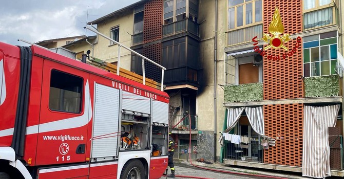 Biella, fiamme in un’abitazione di Pavignano: non è più agibile Biella, fiamme in un’abitazione di Pavignano: non è più agibile