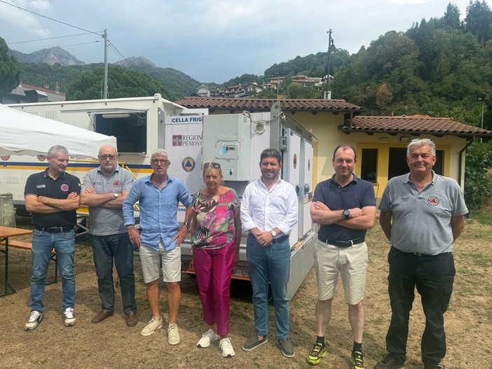 Incendio Monte Barone, a Coggiola una base logistica: 130 pasti al giorno. Cappio: "L'unione fa la forza" Incendio Monte Barone, a Coggiola una base logistica: 130 pasti al giorno. Cappio: "L'unione fa la forza"