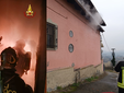 Allarme a Roppolo, in fiamme il tetto di un'abitazione