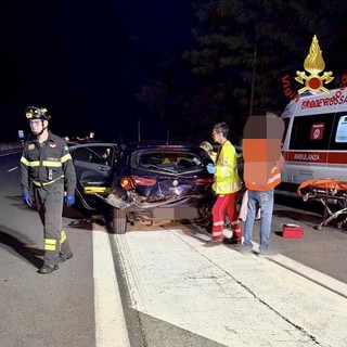 Auto in contromano sulla Super, incidente in serata con 4 persone ferite