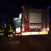 Incidente a Masserano, giovane finisce nel canale con l’auto: “Volevo evitare un cinghiale”