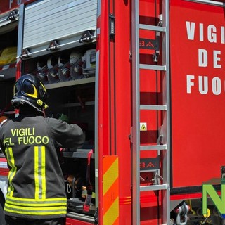 Incidente a Valle San Nicolao, uomo estratto dalle lamiere dell'auto (foto di repertorio)