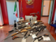 Ivrea, la Polizia sequestra un arsenale di armi ed esplosivi: arrestato un italiano di 46 anni Ivrea, la Polizia sequestra un arsenale di armi ed esplosivi: arrestato un italiano di 46 anni