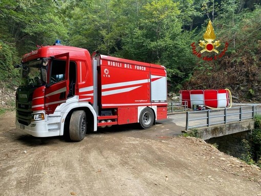 Monte Barone, il maltempo blocca i mezzi aerei: proseguono le operazioni a terra Monte Barone, il maltempo blocca i mezzi aerei: proseguono le operazioni a terra
