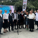 Nell'immagine: il gruppo “Anche noi ci siamo” durante “Su Coro de Sardigna – Festa Sarda” 2026, a Biella