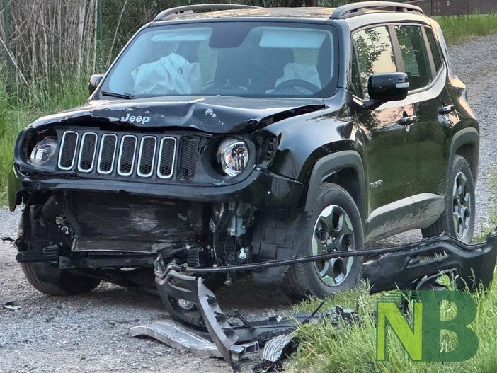 Violento scontro tra auto tra Castelletto Cervo e Mottalciata FOTO Davide Finatti per newsbiella.it