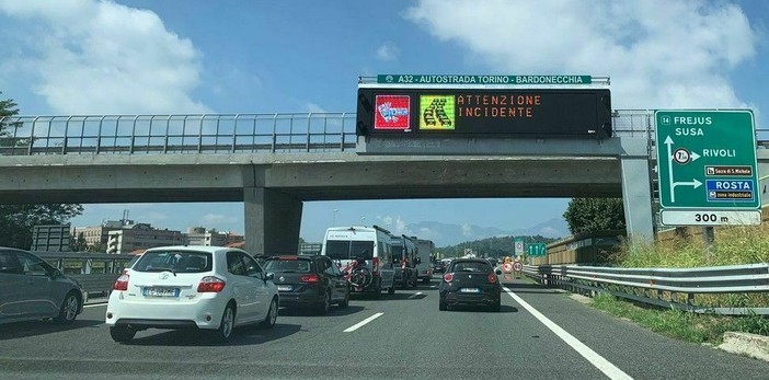 Dal Nord/Ovest: Grave incidente sulla A32, morte due persone: autostrada verso Bardonecchia chiusa, foto archivio Dal Nord/Ovest: Grave incidente sulla A32, morte due persone: autostrada verso Bardonecchia chiusa, foto archivio