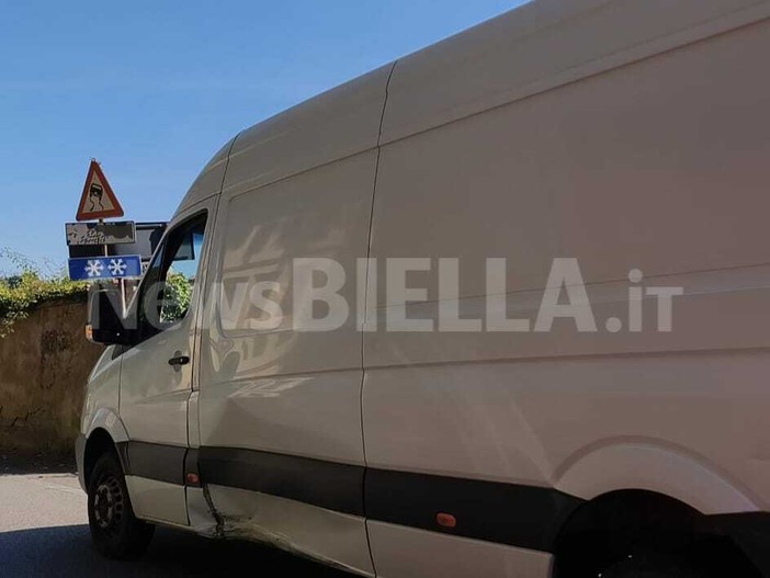 Scontro tra due mezzi a Biella Scontro tra due mezzi a Biella