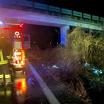Auto ribaltata sulla superstrada tra Vigliano e Valdengo: nessuno a bordo