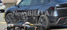 Biella, scontro auto-moto in via Milano: soccorso un uomo a terra (foto di Giacomo Chiarini per newsbiella.it)