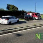 Scontro tra due mezzi alla rotonda di Valdengo, una donna in ospedale (foto di Mauro Benedetti per newsbiella.it)