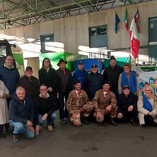 Nell’immagine, soldati della “Sassari” accolti al centro A.I.B. (Anti Incendi Boschivi) Biella “Orso”