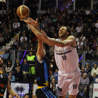 Basket - La sfida in cfre tra Angelico e Trapani