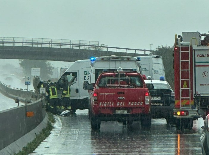 Superstrada, incidente all’uscita di Vigliano: traffico bloccato e rallentamenti - Foto Nicolò Caucino