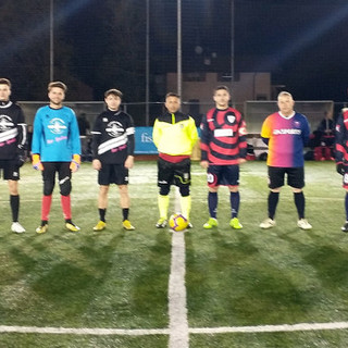 Nell’immagine, le formazioni “Su Nuraghe Calcio Biella” e “Matti FC”.