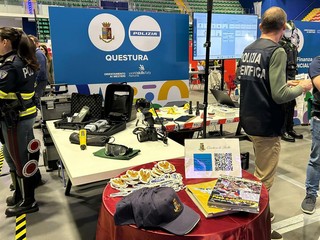 La Polizia di Stato incontra i giovani a “Io Lavoro” La Polizia di Stato incontra i giovani a “Io Lavoro”