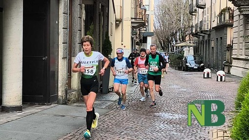 Biella, 8ª Karneval Run da record: oltre 350 partecipanti tra gara competitiva e scuole FOTO e VIDEO Riccardo Tosi per newsbiella.it