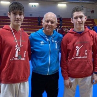 Nelle foto: Davide Nuccio e Stefano Sasso con il Maestro Rovatti Nelle foto: Davide Nuccio e Stefano Sasso con il Maestro Rovatti