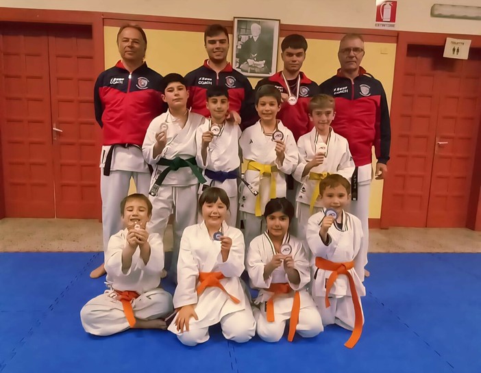 Quadrifoglio Karate Team 2 ai regionali AICS: "Occasione di confronto e crescita sportiva" Quadrifoglio Karate Team 2 ai regionali AICS: "Occasione di confronto e crescita sportiva"