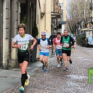 Biella, 8ª Karneval Run da record: oltre 350 partecipanti tra gara competitiva e scuole FOTO e VIDEO Riccardo Tosi per newsbiella.it