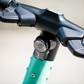 Monopattini elettrici, arriva la piattaforma per i contrassegni: dal 16 maggio obbligo di identificazione