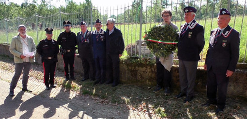 Nell’immagine, un momento della cerimonia davanti al cippo dedicato ad Antonio Lepori