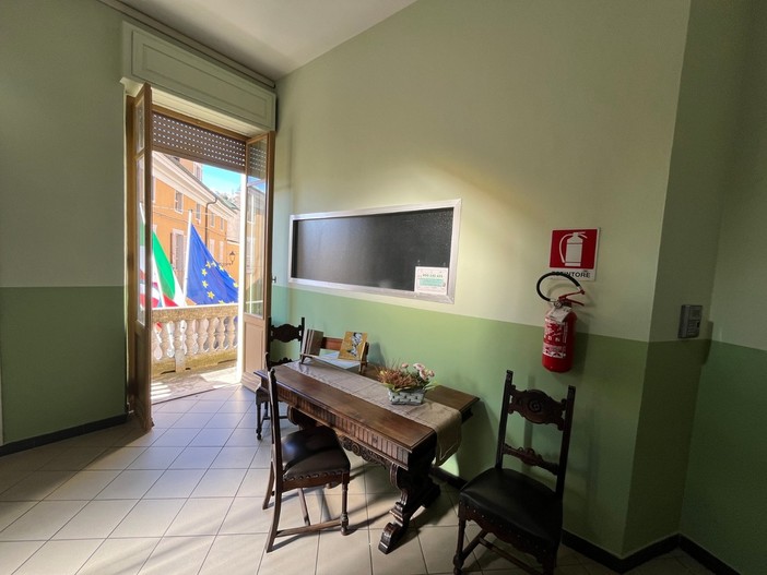 Tollegno, nuove scale al cimitero e lavori negli uffici comunali Tollegno, nuove scale al cimitero e lavori negli uffici comunali