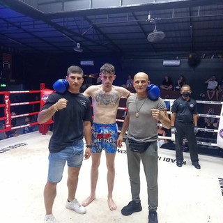 Da Biella alla Thailandia, Matteo Fatarella vince per KO al 4° round