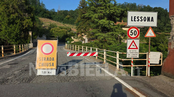 Lessona, chiude via Cesone per cedimento stradale: cambia la viabilità sulla SP219 dopo il Ponte Guelpa (foto di Catia Ciccarelli per newsbiella.it)