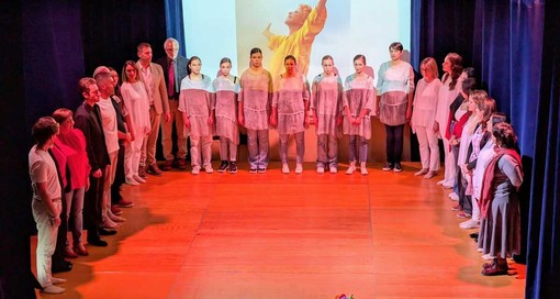 &quot;uniAMOci contro la Violenza&quot;: Un Successo emozionante. Musica, danza e teatro uniscono Gaglianico nel No alla violenza sulle donne