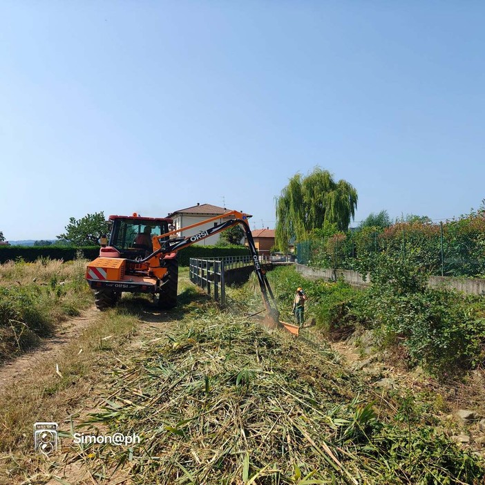 Mongrando, al via pulizia del torrente Vobbia: acquistate anche le nuove attrezzature per la Protezione Civile (foto dalla pagina Facebook di Insieme per Mongrando - Michele Teagno sindaco) Mongrando, al via pulizia del torrente Vobbia: acquistate anche le nuove attrezzature per la Protezione Civile (foto dalla pagina Facebook di Insieme per Mongrando - Michele Teagno sindaco)