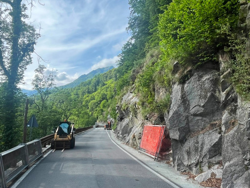 Lavori in alta Valle Cervo, il cantiere è partito sulla SP 100: code e traffico