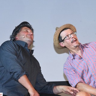 Graglia, teatro esaurito per “La Luna an tal sac”: Paolino conquista il pubblico