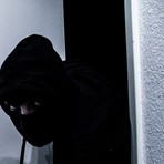 Candelo, ladri in azione in un'abitazione