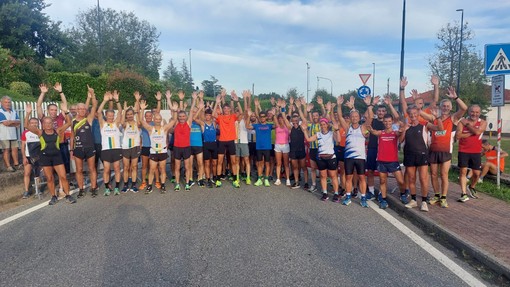 Lessona, in 140 tra runner e camminatori per la corsa tra vigne e sentieri - foto Paolo Vialardi Lessona, in 140 tra runner e camminatori per la corsa tra vigne e sentieri - foto Paolo Vialardi