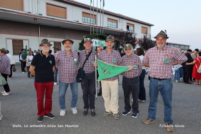 Casapinta: Luca Rigardo "promosso" ad Amico degli Alpini - Foto di Claudio Nicola Casapinta: Luca Rigardo "promosso" ad Amico degli Alpini - Foto di Claudio Nicola