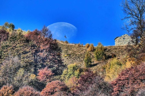 La Luna illumina le Selle di Rosazza: lo spettacolo del cielo nel Biellese FOTO Paolo Rosazza Pela