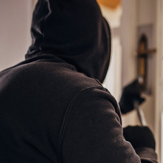 Tentato furto nella notte a Massazza: ladri a mani vuote, indagano i Carabinieri Tentato furto nella notte a Massazza: ladri a mani vuote, indagano i Carabinieri