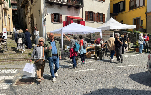 A Campiglia Cervo pollici in alto per il mercatino di primavera FOTO