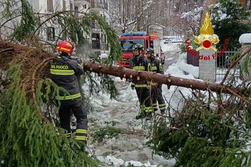 Maltempo in Valsesia, proseguono gli interventi dei Vigili del Fuoco: operazioni tra Cellio con Breia, Scopello, Varallo e Roasio