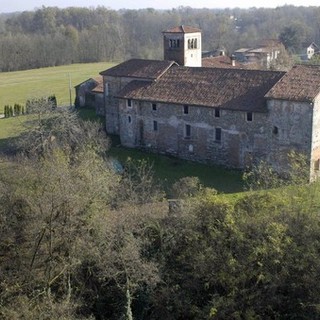 A Castelletto Cervo “TrentaMilletrenta”: visite guidate al monastero cluniacense.