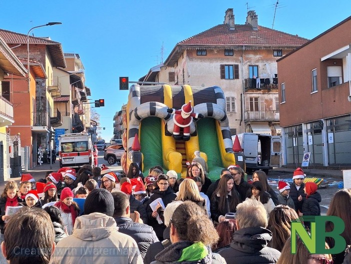 Mercatino di Natale a Cossato: tante bancarelle e attrazioni per bambini FOTO di Nicola Rasolo per newsbiella.it