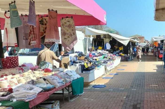 Biella, il Consiglio di Quartiere "Centro" convoca i cittadini: focus su riqualificazione Giardini Zumaglini e spostamento mercato (foto di repertorio) Biella, il Consiglio di Quartiere "Centro" convoca i cittadini: focus su riqualificazione Giardini Zumaglini e spostamento mercato (foto di repertorio)