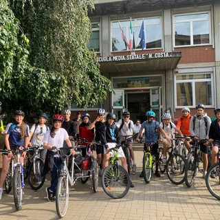 In bici alla scoperta del territorio: gli studenti delle medie di Chiavazza “Esploratori d’Arcipelago”