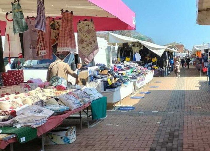 Biella, mercato in centro. Forza Italia: “Prima proposta sulla viabilità per costruire insieme la soluzione migliore per la città” (foto di repertorio)
