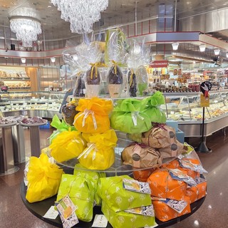 Biella, il profumo delle feste in via San Filippo: il viaggio nel gusto di Mosca1916 per Pasqua e Pasquetta FOTO