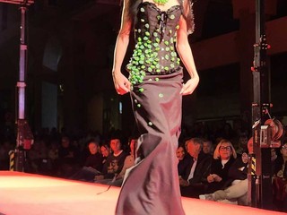 Moda e Musica, gli studenti del Liceo Sella portano in passerella gli abiti-scultura Moda e Musica, gli studenti del Liceo Sella portano in passerella gli abiti-scultura