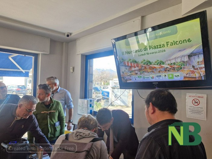 Ambulanti compatti: "No allo spostamento da piazza Falcone in centro a Biella, pronti al ricorso" FOTO