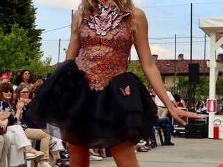 Moda e Musica, gli studenti del Liceo Sella portano in passerella gli abiti-scultura Moda e Musica, gli studenti del Liceo Sella portano in passerella gli abiti-scultura