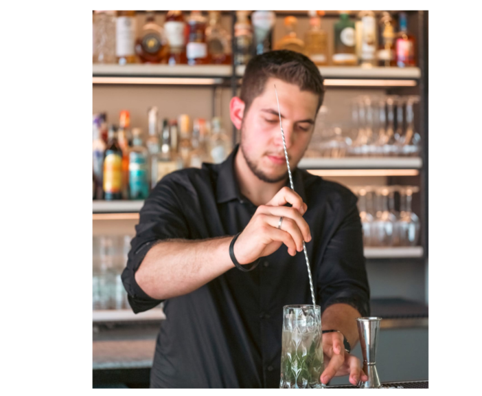 Da Borriana agli hotel di lusso: Edoardo porta il gusto del Biellese nei cocktail Da Borriana agli hotel di lusso: Edoardo porta il gusto del Biellese nei cocktail